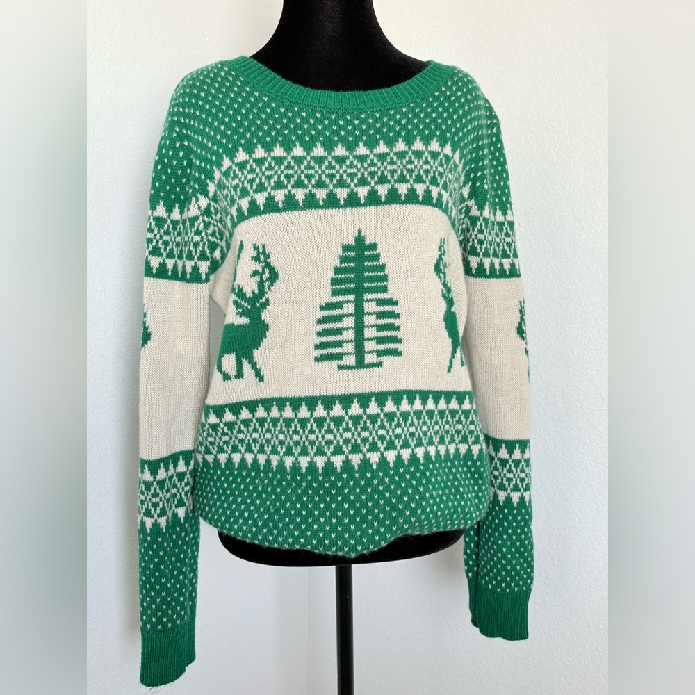 Green and White Patterned Sweater